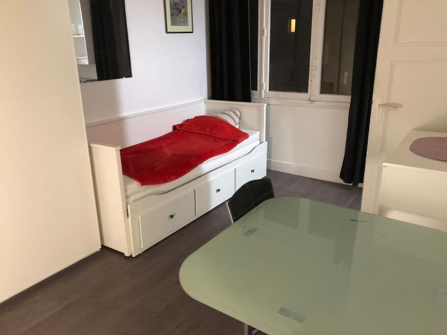 Beau Appartement,Proche De Metro Париж Екстериор снимка